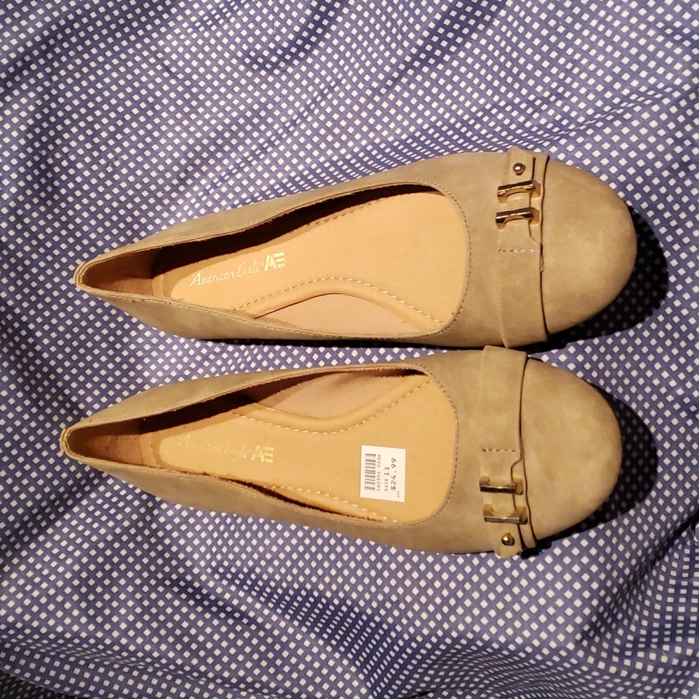 American Eagle Taupe Ballet Flats NWT